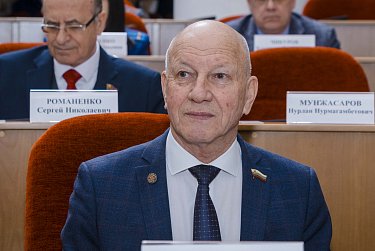 Евгений Солнцев впервые отчитался перед депутатами Заксобрания